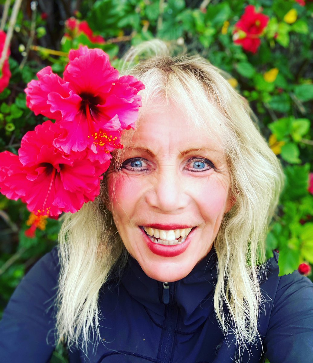 Michsteer's tweet photo. Happy Friday my friends! 🌺🌺🌺
Hot 6.9 run with tall ships  at the harbor, the festival is on this weekend !
No crashing into the sand today but big waves  and rip currents and water 70f! #CaliforniaHeatWave #FridayVibes #running https://t.co/r96Lv9gnUA