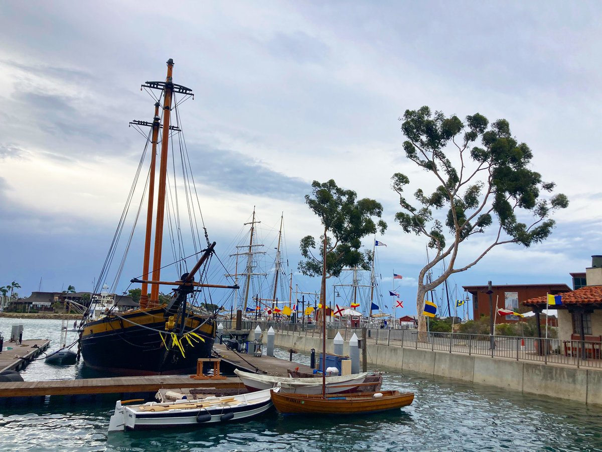 Michsteer's tweet photo. Happy Friday my friends! 🌺🌺🌺
Hot 6.9 run with tall ships  at the harbor, the festival is on this weekend !
No crashing into the sand today but big waves  and rip currents and water 70f! #CaliforniaHeatWave #FridayVibes #running https://t.co/r96Lv9gnUA