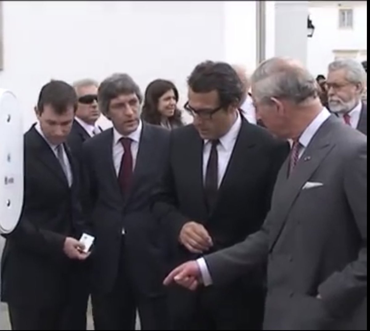 energyTorres's tweet photo. #memórias de 2011 qd o futuro Rei Carlos III visitou #Évora projecto pioneiro redes inteligentes #Inovgrid @innovationatEDP 😃 https://t.co/F41SvVSLuC via @YouTube & como sempre o @DiarioSul fez notícia #memórias https://t.co/x1CBUJhM23