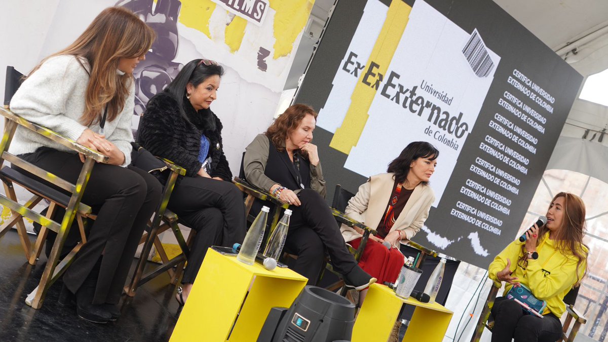 mafeardilalopez's tweet image. ¡Esta ha sido una semana de cine inclusión gracias al festival #SMARTFILMS2022! Nuestras grandes jurados, @alejaboficial, María Adelaida Puerta y Lina Cáceres de la categoría #REDvolucionarias, se reunieron para hablar acerca de crear desde las experiencias y motivaciones.
