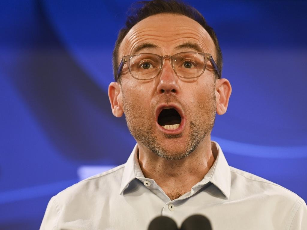 ricklevy67's tweet photo. @AdamBandt and his #FarLeft radical @Greens
. A party of classless rabble and insensitive ignoramuses. Opposed to an #IndigenousVoiceToParliament , Tried to wreck the #JobSummit , Calls for Australia to become a #Republic on the day #QueenElizabethII passes away #auspol https://t.co/PVcWXyrPzB