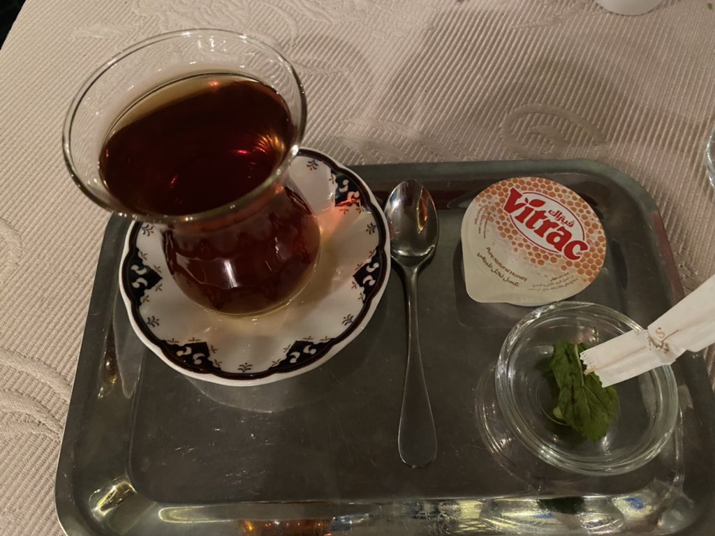 iamths1973's tweet photo. We feasted soooo very well &amp; stylishly. 😋 Delicious. #Lalezar https://t.co/aYJKwNRYrH