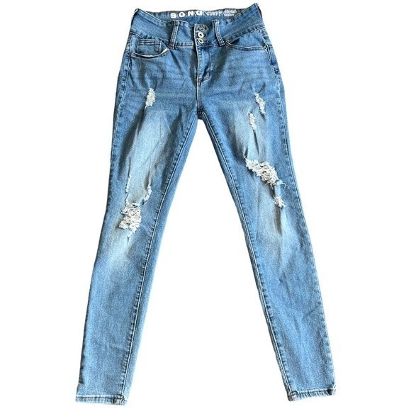 So good I had to share! Check out all the items I'm loving on <a href="/Poshmarkapp/">Poshmark</a> #poshmark #fashion #style #shopmycloset #calvinklein #privateparty #songcurvy: posh.mk/HHbw3V2Kbtb