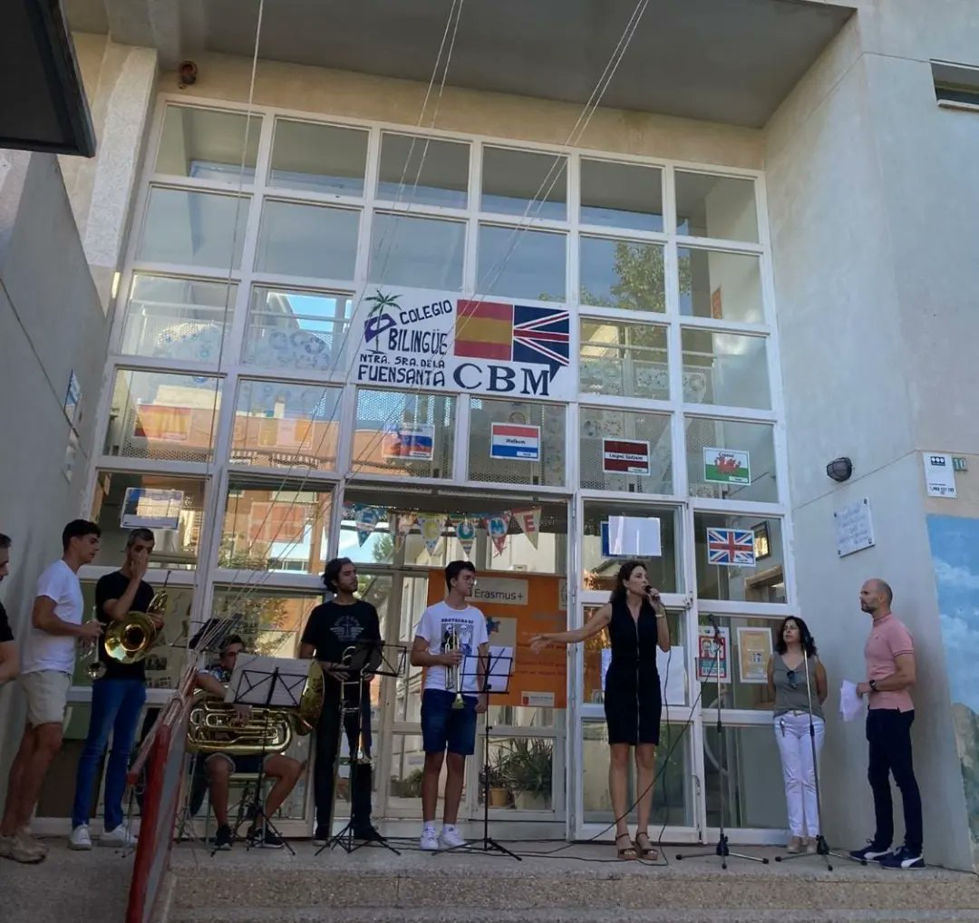 ambeniajan's tweet photo. Ayer, un grupo de músicos de la AMB participaron en la apertura del curso en el CEIP Ntra. Sra. de la Fuensanta de Beniaján.
Agradecemos al equipo directivo y al claustro del centro que nos tengan siempre presentes y aprovechamos para desearle un buen curso escolar.
#OrgulloAMB https://t.co/cdZ5ElXTE7