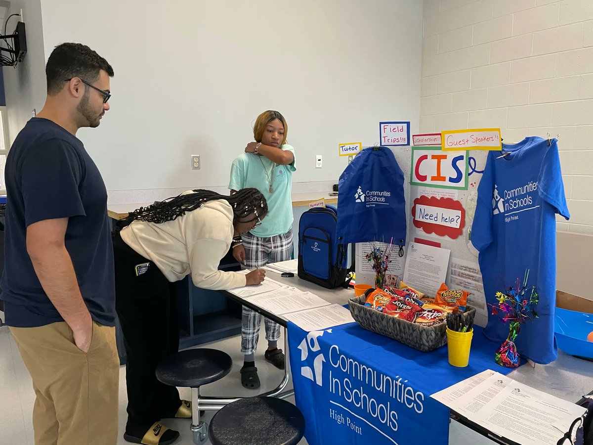 HPCHighSchool's tweet photo. Communities in Schools helping advise our youth. A communityโs work is never done. Thank you Mrs. Liliam @hettenm @HPC_SGA #communitiesinschool #shapingourfuture https://t.co/tfeCSO5XWk