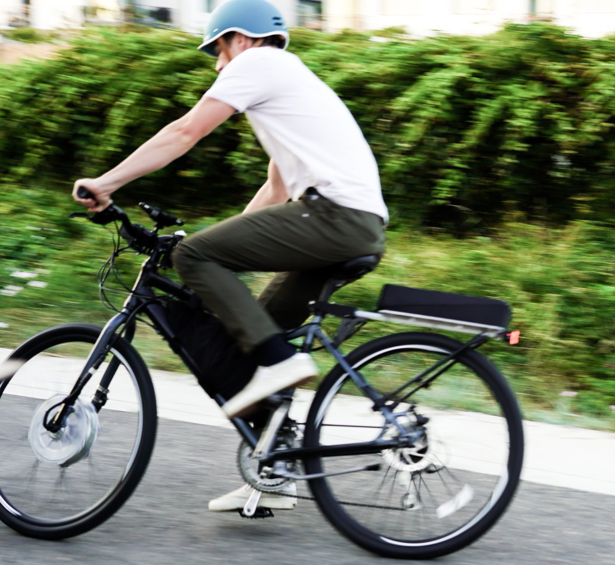 ElectronicRuiva's tweet image. On yer bike! How AI and LTO technology are putting pedal power into e-bikes.
#Toshiba #ZapBatt
#electronicspec bit.ly/3Decqyy