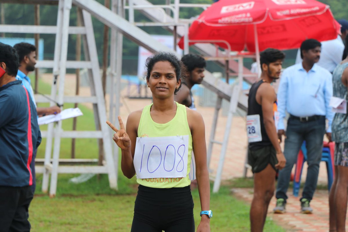TGSWREIS's tweet image. D. Bhagyalakshmi (U-20 Women 800 mts) and M. Mallika (3000 mts) from Athletics Academy won gold medals at the ongoing South Zone National Championships at Guntur. More power to you girls!
#Gogurukul @TSWREISOCIETY @DRonaldRose @Koppulaeshwar1