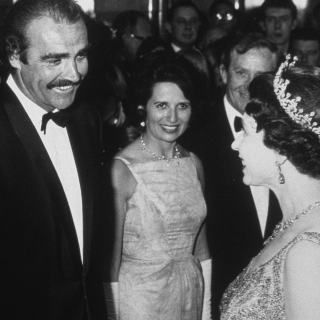 007's tweet photo. "We join the world in mourning the passing of Her Majesty Queen Elizabeth II. We send our heartfelt condolences to her family." 

– Michael G. Wilson &amp; Barbara Broccoli https://t.co/W5NG8gu5mR
