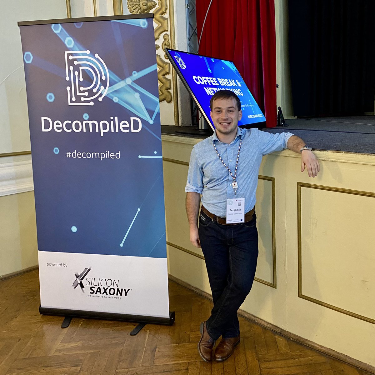 Greetings from the @decompiled_conf 2022 👋

#Decompiled22