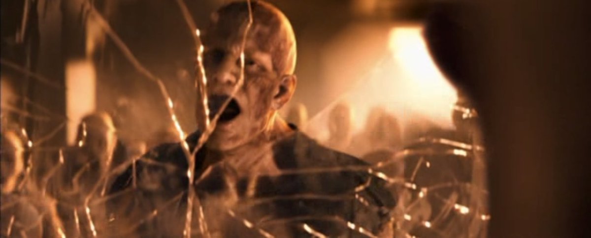 todayonscreen's tweet image. Today, September 9, in 2012, years after a virus has decimated the Earth’s population, virologist Robert Neville, who is himself immune, creates a cure for the virus and sacrifices himself so that it can be shared with humanity (I Am Legend, 2007)