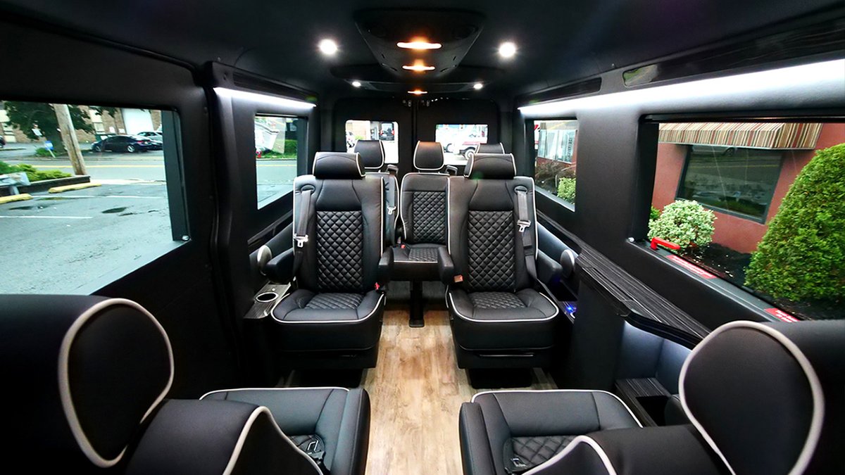 HQCustomDesign's tweet photo. This Family Edition Mercedes-Benz Sprinter is perfect for a family on the go! Featuring a bold black interior with 9-passenger captain seating plus a removable 3rd-row bench with reclining back.
https://t.co/84nSCITQWU
.
.
#HQCustomDesign #LuxuryVan #familyvehicle https://t.co/3QrsTGaZ5i