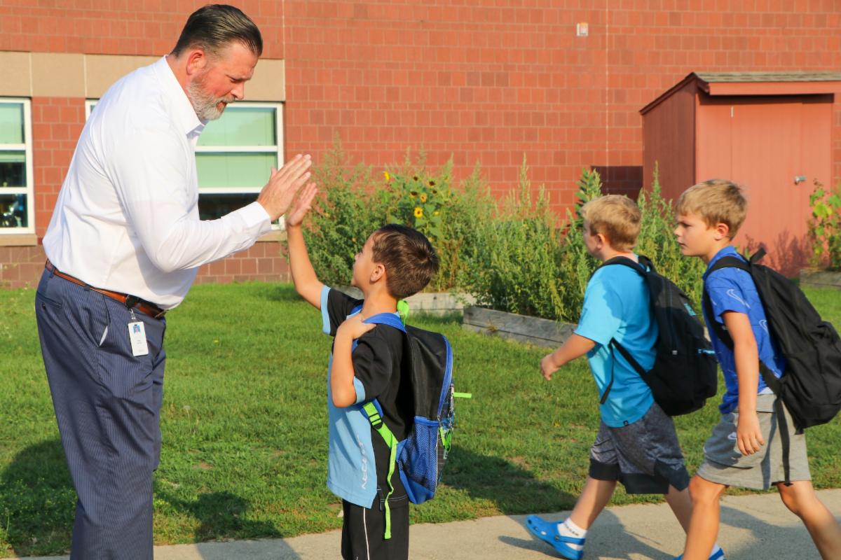 LakevilleAreaPS's tweet photo. Check out our newsletter for highlights from the first day of school, info for tonight's North v. South football game, and more!
https://t.co/rW7NYpgQ6o https://t.co/uVPTlI66TF