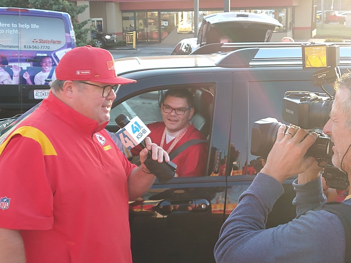 My day has already been made! <a href="/Chiefs/">Kansas City Chiefs</a> #RedFriday #isdstrong #physed