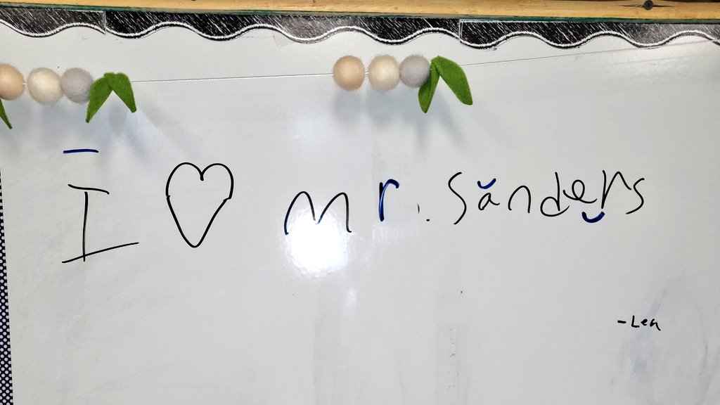 SandersSays080's tweet photo. I ❤️ my job! There is something to smile about EVERY day😁 #untileveryonecanreadANDwrite
#RISDbelieves #CCEbelieves #Dyslexia https://t.co/LITrQY2wB7