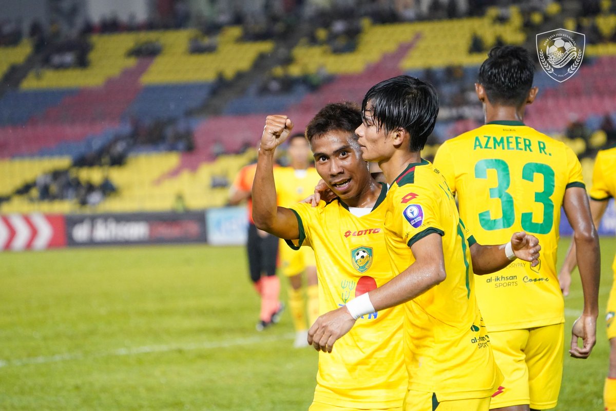 kda_fc's tweet photo. Fayadh Zulkifli menjaringkan gol ke-2 KDA FC! 👊

MELAKA UNITED FC 0 - 2 KDA FC

⚽ 13' Mahmoud Al-Mardi
⚽ 83' Fayadh Zulkifli

#KDAFC #PulunKedahPulun #SangKenari #BiarJasaJadiKenangan #2022season #LS18 #MLUKDA https://t.co/cJN0JRbapA