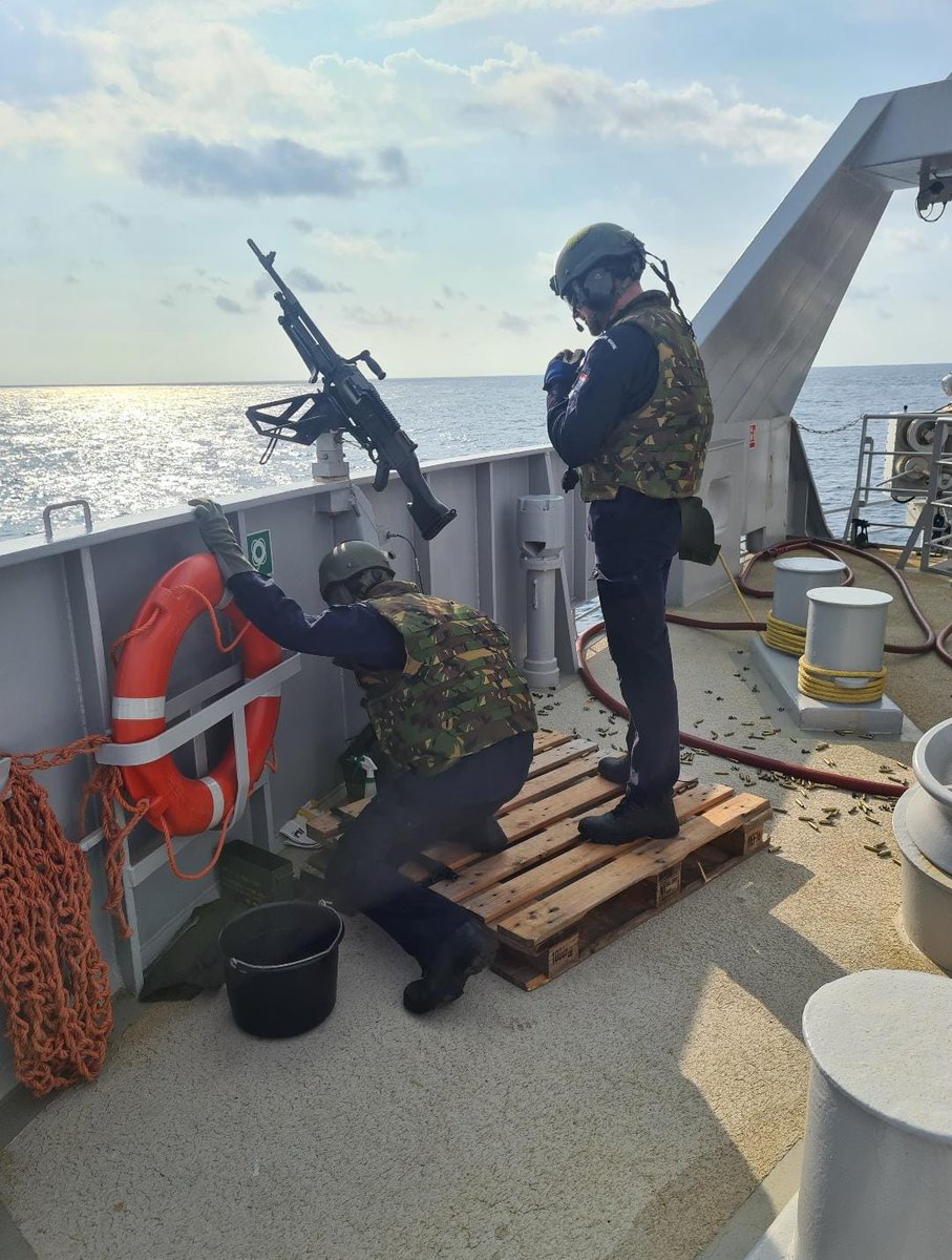 DefensieCarib's tweet photo. Zr. Ms. Pelikaan heeft de afgelopen twee weken succesvol de Continuation Training (CT) en de Safety and readiness check 4 (SARC4) uitgevoerd onder leiding van een team van MOST uit Nederland. Het schip is nu weer inzetbaar op het hoogste  operationele niveau. Bravo Zulu! https://t.co/n7BQ89czE2