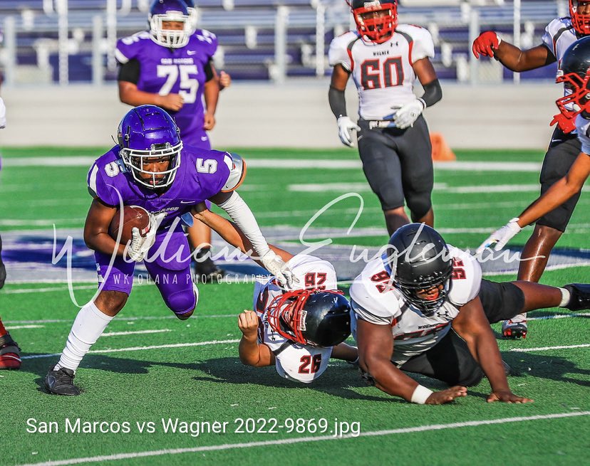 TardyfrmHTX's tweet photo. Pic from the Wagner game 57-8 #rattlerup #weightroom @iCoachNash @wkohanaphoto https://t.co/BCyPRXn0Fi