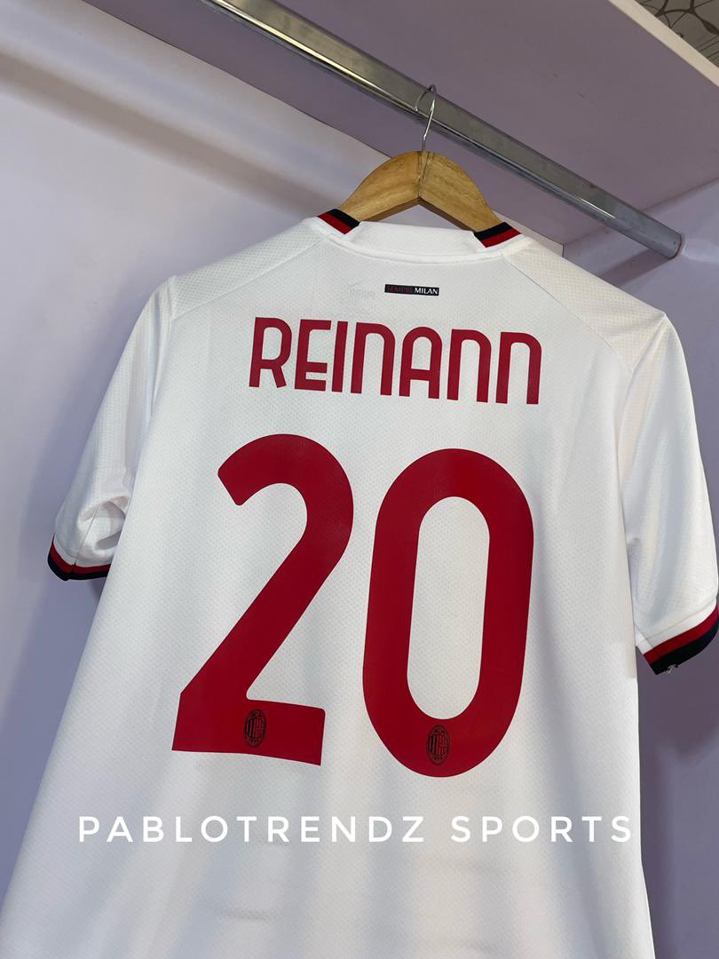 pablotrendz's tweet image. #EPL has been suspended but I still need money so please come and buy jersey. GHC100 (add GHC20/30) for custom made.
Call 024 659 4170 / 050 922 7137 or visit the shop at Mile 7 Road, Mauve Avenue.
 IG: “Pablo Trendzz” 
 
King Sark 👀 #JAMZAlbum