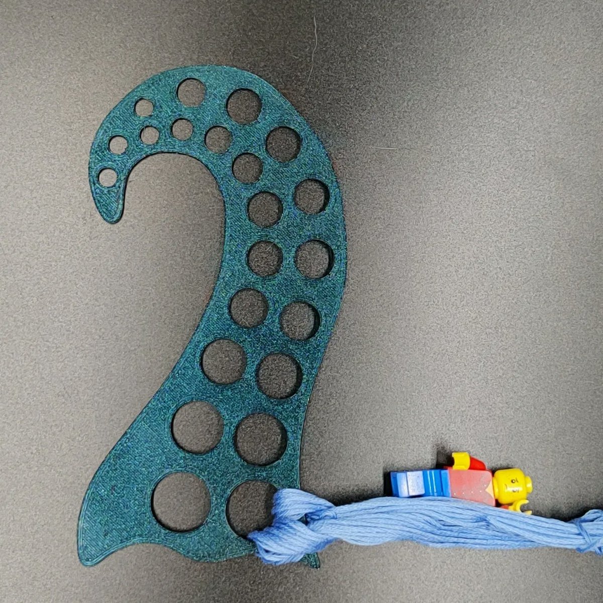 PhilaminarPrint's tweet photo. #Rocket, #Planet, #UFO, and #Tentacle thread holders in #metallic, #translucent, and #sparkly filaments (with #Lego helpers). 
https://t.co/xsb4XVj53q 

#crossstitch #xstitch #xstitching  #embroidery #floss #crossstitcher #crossstitching #flossholder #tentacles #flyingsaucer https://t.co/2WfuYXtx7E