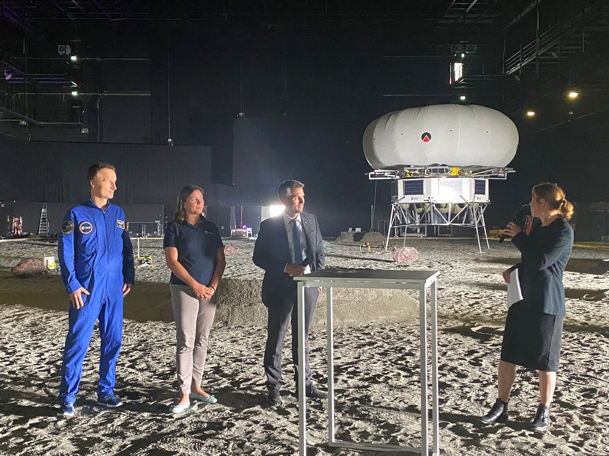 ElodieViau's tweet photo. It was great to see @astro_matthias and @LuxSpaceAgency colleagues at @ESRIC_lu today 🤝
@EsaTelecoms have been supporting ESRIC since its foundation and we will continue to drive Luxembourg start-ups, supporting key @esa lunar programmes such as #Moonlight 🇱🇺🌕🛰 https://t.co/yahntiNwA2