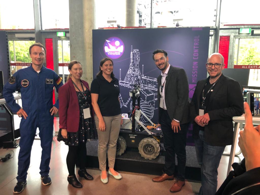 ElodieViau's tweet photo. It was great to see @astro_matthias and @LuxSpaceAgency colleagues at @ESRIC_lu today 🤝
@EsaTelecoms have been supporting ESRIC since its foundation and we will continue to drive Luxembourg start-ups, supporting key @esa lunar programmes such as #Moonlight 🇱🇺🌕🛰 https://t.co/yahntiNwA2