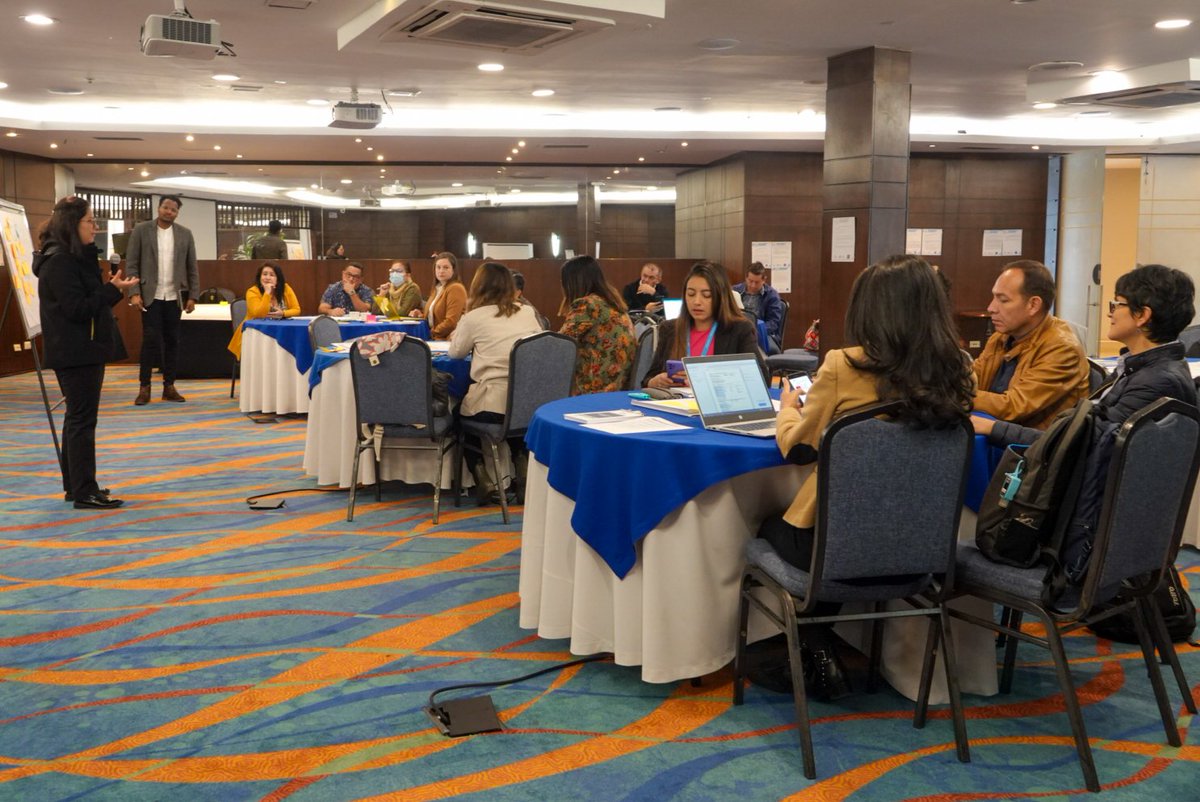 NRC_LAC's tweet photo. Hoy participamos en el primer encuentro de organizaciones, agencias, instituciones educativas y expertos que busca promover cambios en los modelos educativos flexibles en #Colombia y así continuar respondiendo a la necesidades de quienes están por fuera del sistema escolar. https://t.co/YvizeHsxNt