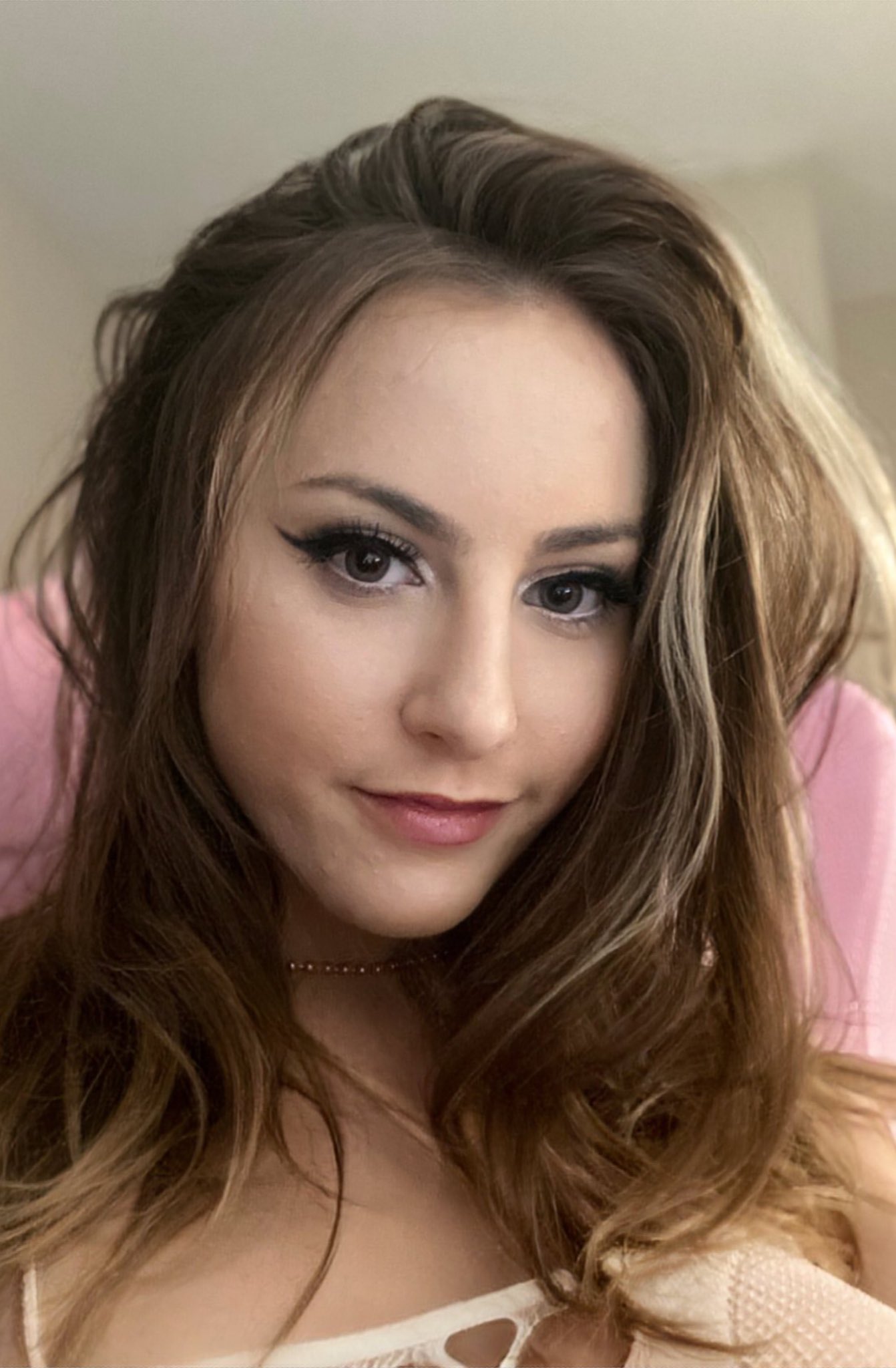 Kandii Kitten ↠ Lost Lands 🦕 on Twitter "girls in crypto vs guys in
