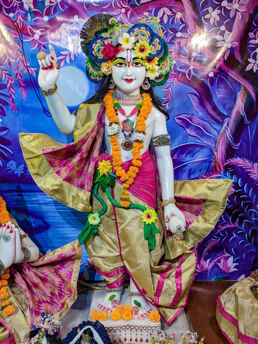 IskconAligarh's tweet photo. #Arjun #Krishna #deities(called as #Arjun #Varshney #Krishna) #Darshan,
#Iskcon #Aligarh #Gita #Gyan #Mandir, #Harduaganj. 09.09.2022
Photography courtesy of Mayapur Chandra (KRD) Prabhuji.
#APNA #SAHAYOGI #PREMI #PARIVAR.
#अपना #सहयोगी #प्रेमी #परिवार | https://t.co/c7JrpF2LMW