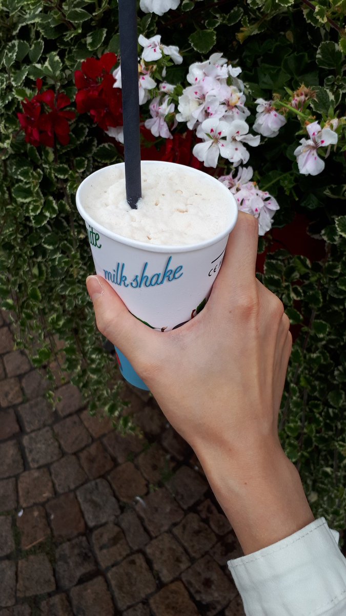 Sarah77798334's tweet photo. Lieblings shake und mal wieder was für den #Frauenhändefreitag #Frauenhaendefreitag https://t.co/heT3YDL9XC