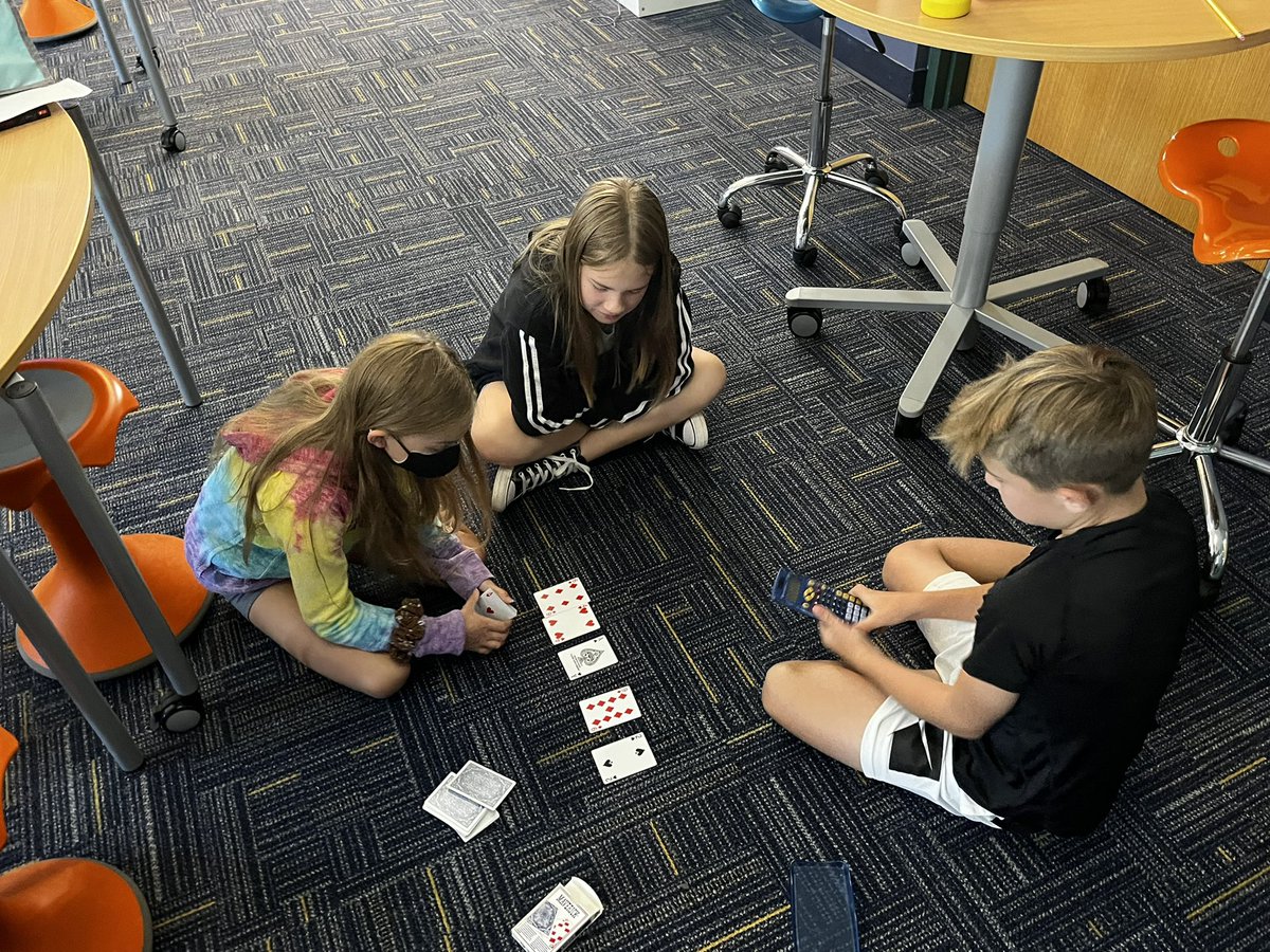 MrSpicerTweets's tweet photo. Having a 31-derful Friday in room 309. #CollaborativeLeaders #CriticalThinkers #HeritageLearn #SASCompass https://t.co/NNdyBujOzm
