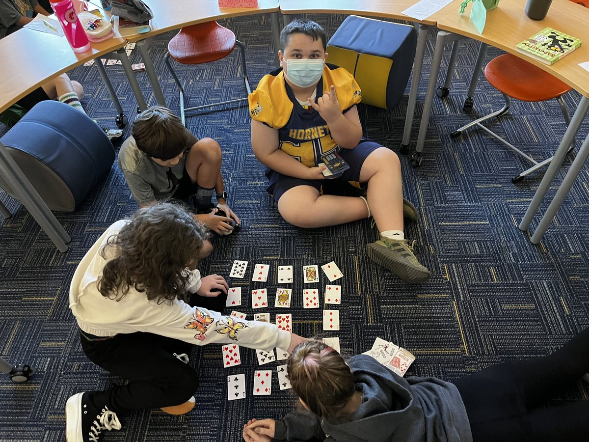 MrSpicerTweets's tweet photo. Having a 31-derful Friday in room 309. #CollaborativeLeaders #CriticalThinkers #HeritageLearn #SASCompass https://t.co/NNdyBujOzm