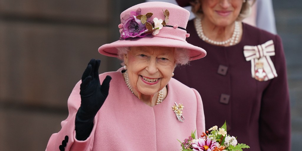 age_uk's tweet photo. "I'd like to reflect on how important The Queen has been, especially in her latter years, to so many older people, and how she has served as an example of what it is like to age."

Our Charity Director @Car_Abrahams pays tribute to Her Majesty The Queen: https://t.co/8SZMU040yO https://t.co/SxNG8IwLsK