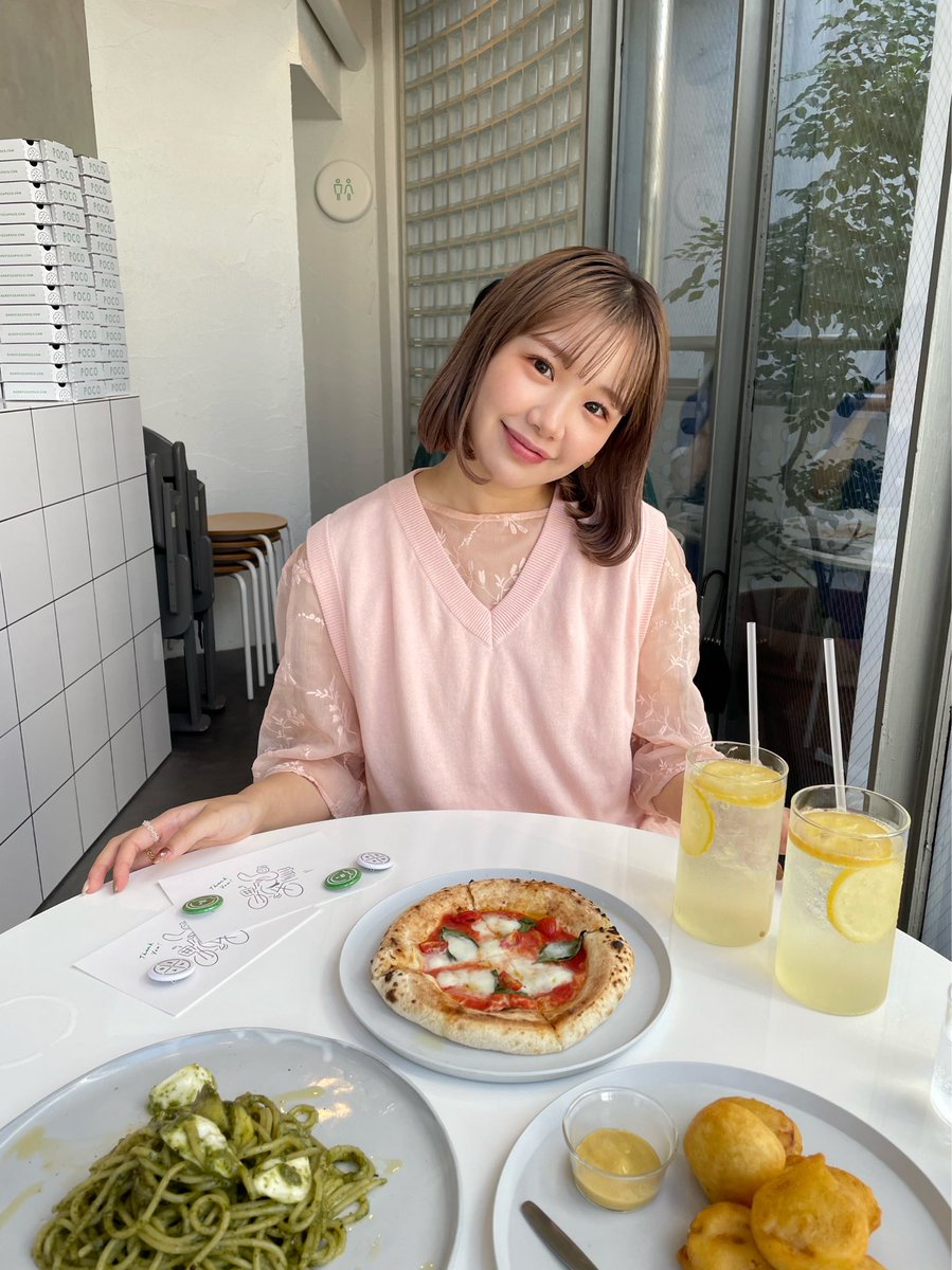 fwafwa7's tweet photo. おしゃれなカワイイお店やった🍝
うま🫶🏻🍕 https://t.co/I1qhDzGxec