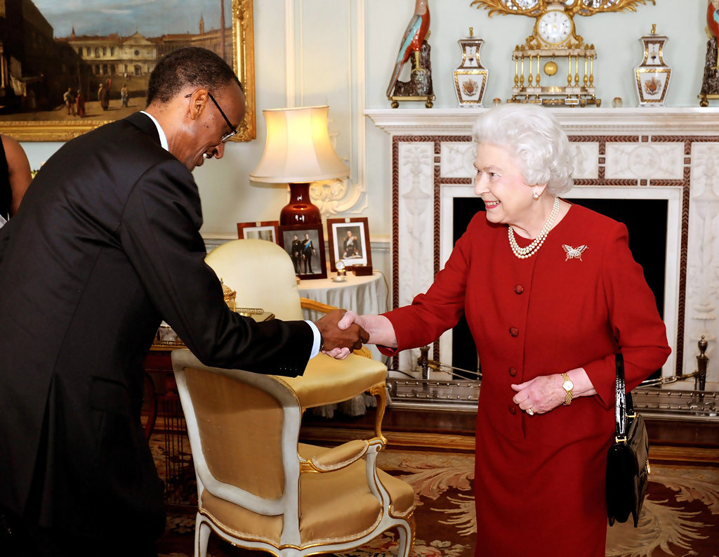 HeritierRW's tweet photo. President of the Republic of RWANDA, Chairperson of the @commonwealthsec ,His Excellency Paul KAGAME has instructed that the National Flag and the Flag of the @jumuiya,on Rwandan territory,be flown at half-mast from today 09th Sept 2022..  #RIP Her Majesty Queen Elizabeth..! 🇷🇼🏴󠁧󠁢󠁥󠁮󠁧󠁿 https://t.co/vPeG1peRCk