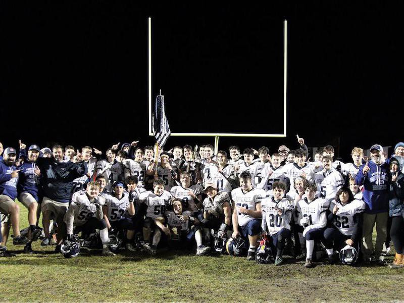 stadiumtalkcom's tweet photo. Best Small-Town #HSFB Teams in the U.S. 
Rhode Island: Burrillville High
City: Harrisville, R.I. 
Pop.: 1,605 
State titles: 24 (1937-39, 1941, 1944, 1946-48, 1951, 1952, 1954, 1957, 1958, 1962, 1969, 1971, 1976, 1977, 2000, 2003, 2005, 2014, 2016, 2017)
https://t.co/mKm5YmlygG https://t.co/cmXf5Qqn0b