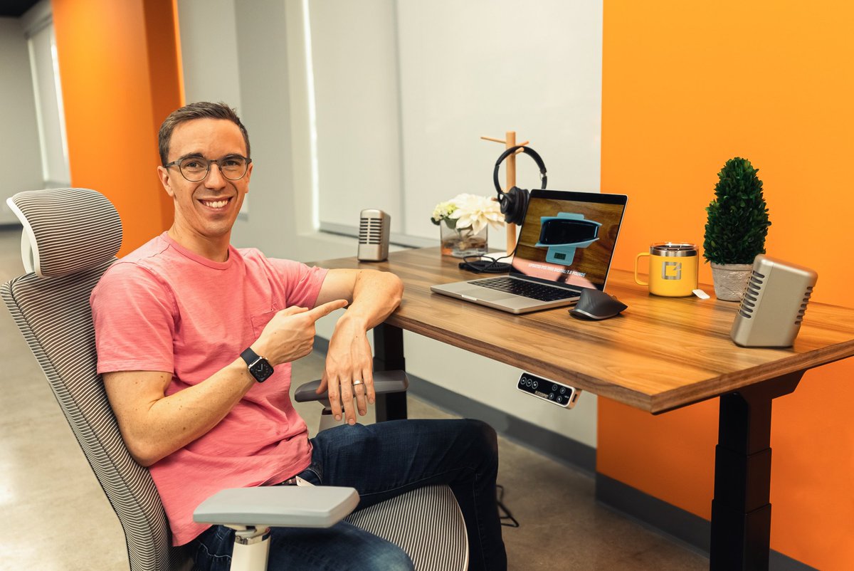 austinnotduncan's tweet photo. Shoutout to FlexiSpot for sending over 2 of their E7 Standing Desks and Ergonomic chairs to giveaway!

To enter: Follow me and @Flexispot then retweet with #Flexispot, the two winners will be chosen Sept 12th. Check out the link for their sale: https://t.co/mI6wRVcwxm #ad https://t.co/vlK5FDQPVy