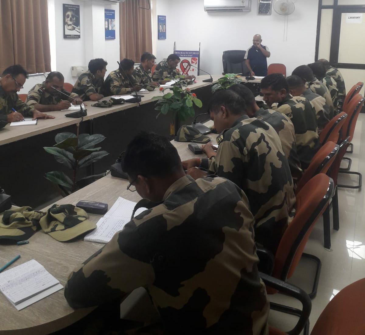 narcoticsbureau's tweet photo. NCB Jodhpur Zonal Unit

📌05 days in-house training prog 📌for BSF Officers.
📌5th to 9th September, 2022.
📌Sub- Identification of Drugs
📌NDPS Act and procedures.

@dg_ncb @BhallaAjay26 @PIBHomeAffairs @HMOIndia @PIBJaipur https://t.co/fMzwE9HeG8