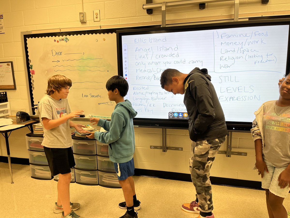 MrsJKirkley's tweet photo. Learning about Arts Integration during our Alliance Theater visits! The kids can use their theater tools—voice, body, imagination—to express their ideas! @HSpringsSTEM https://t.co/OXCucYzxxj