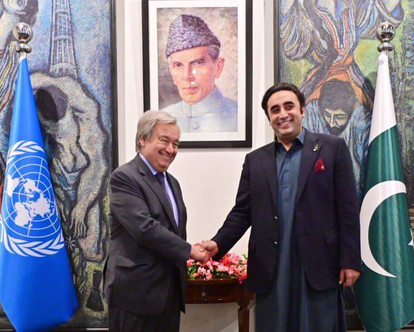PPPSindhPK's tweet photo. FM @BBhuttoZardari met the UNSG @antonioguterres and informed him about the ongoing climate catastrophe in 🇵🇰. 

He exchanged views on dealing with climate crisis, Mobilization of funds for reconstruction, rehabilitation and adaptation in the wake of floods in 🇵🇰 https://t.co/VW3pIEk4vj