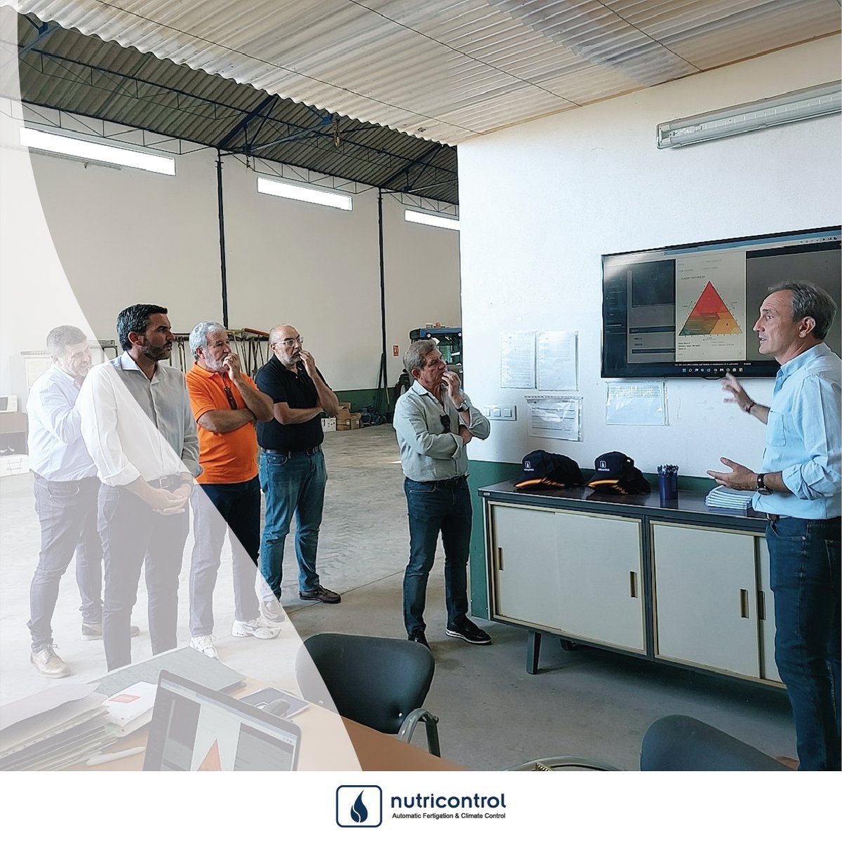 Nutricontrol_es's tweet photo. Un placer celebrar el Día Mundial de la Agricultura con nuestro Consejero de Agricultura y la Directora General , ASAJA, PROEXPORT, AILIMPO, FECOAM y UPA en las impresionantes instalaciones de cítricos de la familia Mariano Sáez, donde cuentan con varios de nuestros equipos.💚 https://t.co/NBPW7LackK