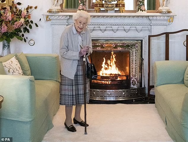 The photo has now become far more poignant as it captured the Queen for the final time before her death on Thursday, just two days after the photo was taken