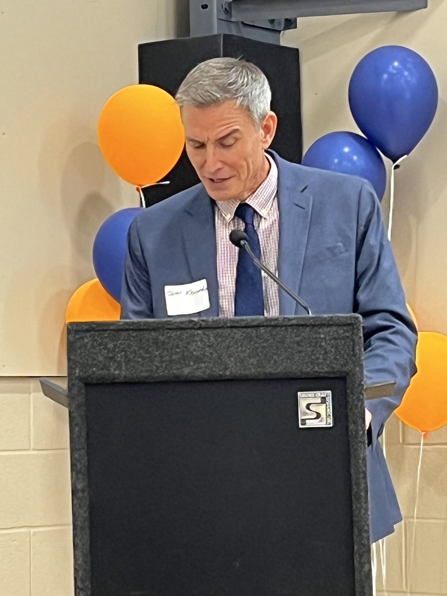 DrNelsonPortage's tweet photo. Recognizing donor’s support of Phase 1 of the Gym at the King Kennedy Center.
John Kennedy, King Kennedy board chair. Commissioner Vicki Kline At Open house of King Kennedy gym phase Excited to catch up with Upward Bound alum from Ravenna! https://t.co/8TMx8ftjVf