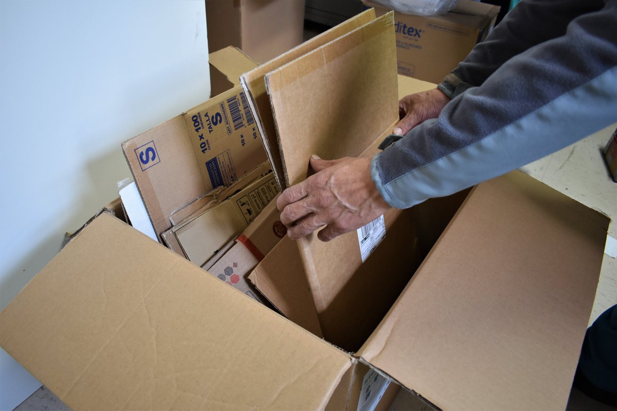 HHHATEMUCO's tweet photo. 📰 | Hospital de Temuco recicló más de 6 toneladas en el mes de agosto

El dinero recaudado con este proyecto, va en beneficio de dos ONG para niños de la Región de La Araucanía.

📲 Todos los detalles en la nota https://t.co/8FykHvPWne https://t.co/8n0MPsRiVC