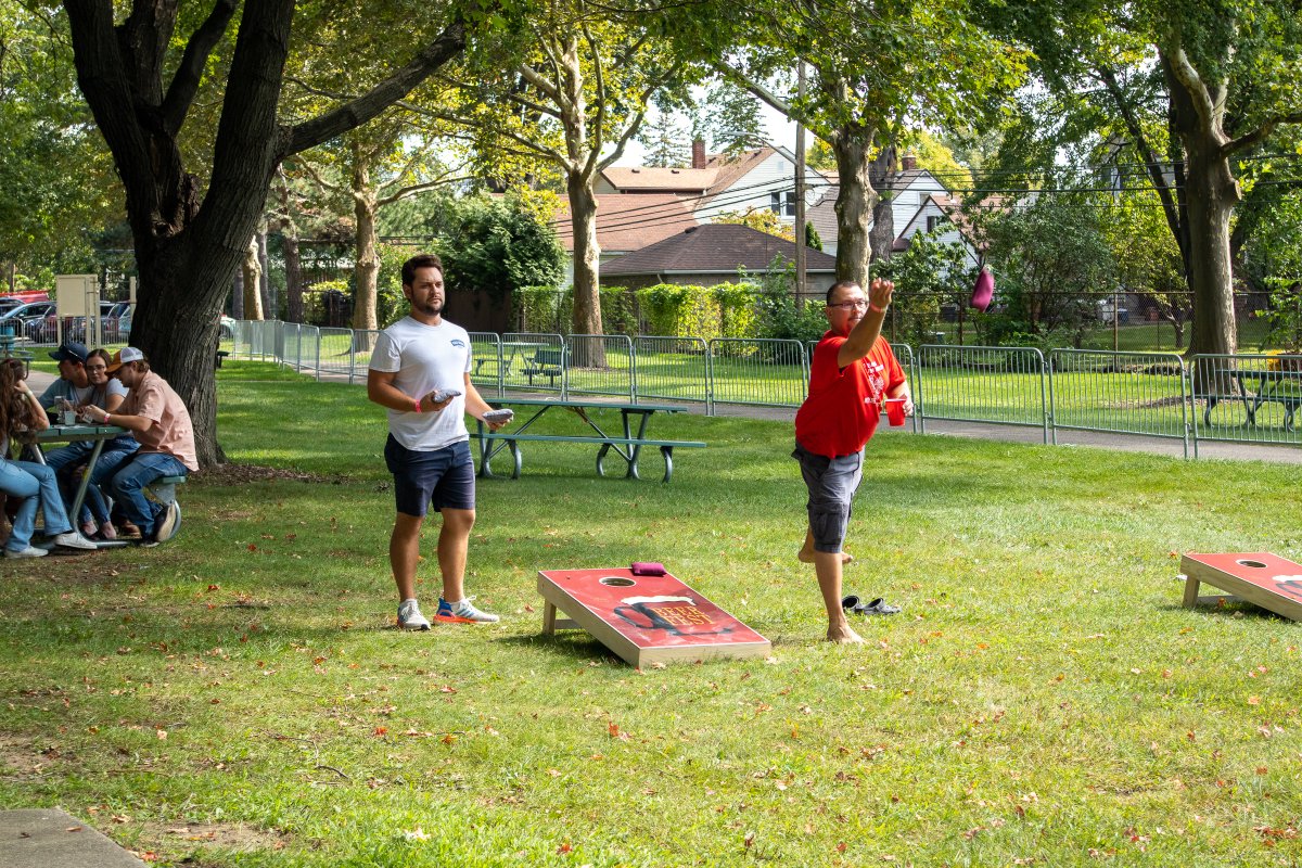 CenterLine48015's tweet photo. Center Line Festival Foundation Presents BEER FEST!!! Saturday, September 17 from noon to 11 PM! Beer, adult beverages, music, food and a cornhole tourney!!
Designated drivers get free pop and water!!! https://t.co/HS9H904g0g