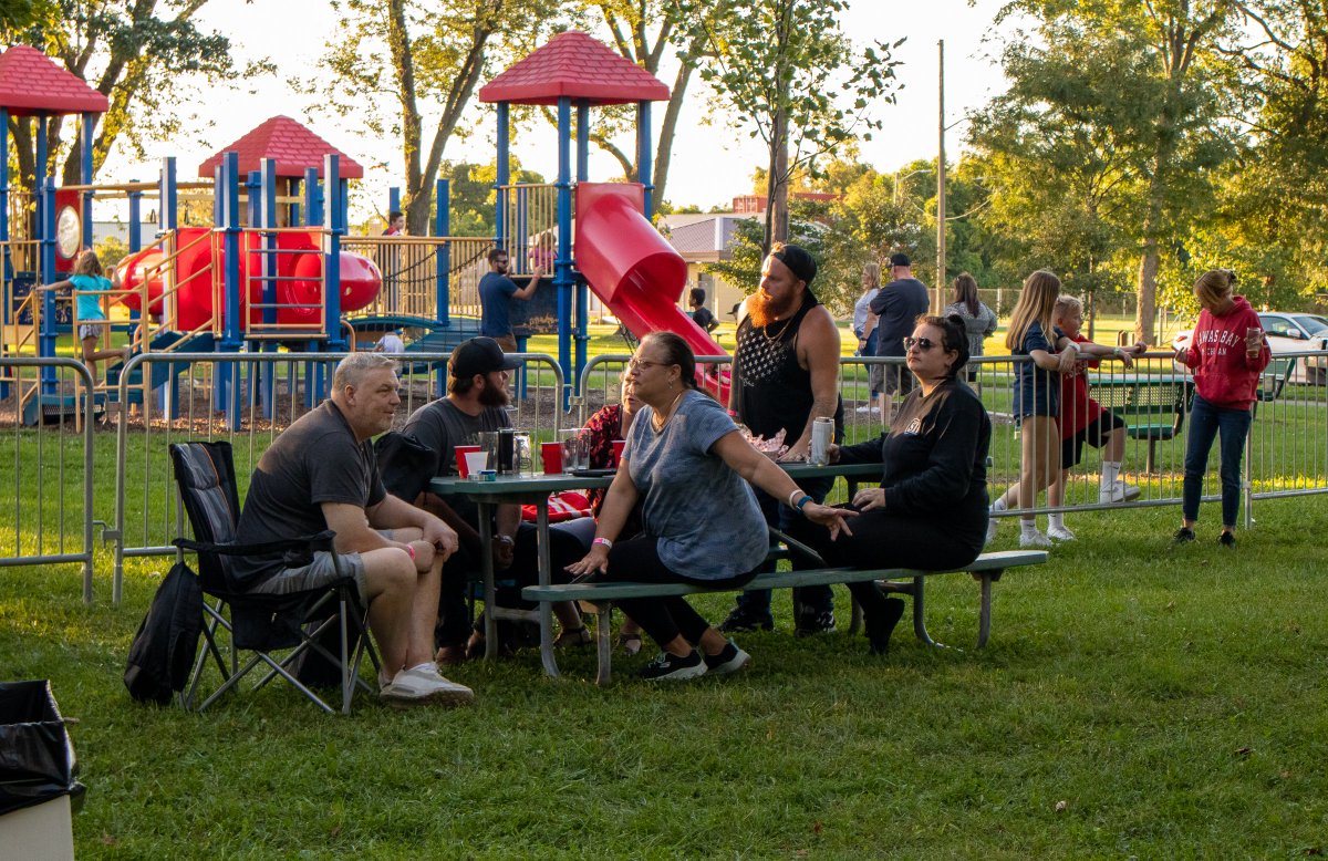CenterLine48015's tweet photo. Center Line Festival Foundation Presents BEER FEST!!! Saturday, September 17 from noon to 11 PM! Beer, adult beverages, music, food and a cornhole tourney!!
Designated drivers get free pop and water!!! https://t.co/HS9H904g0g