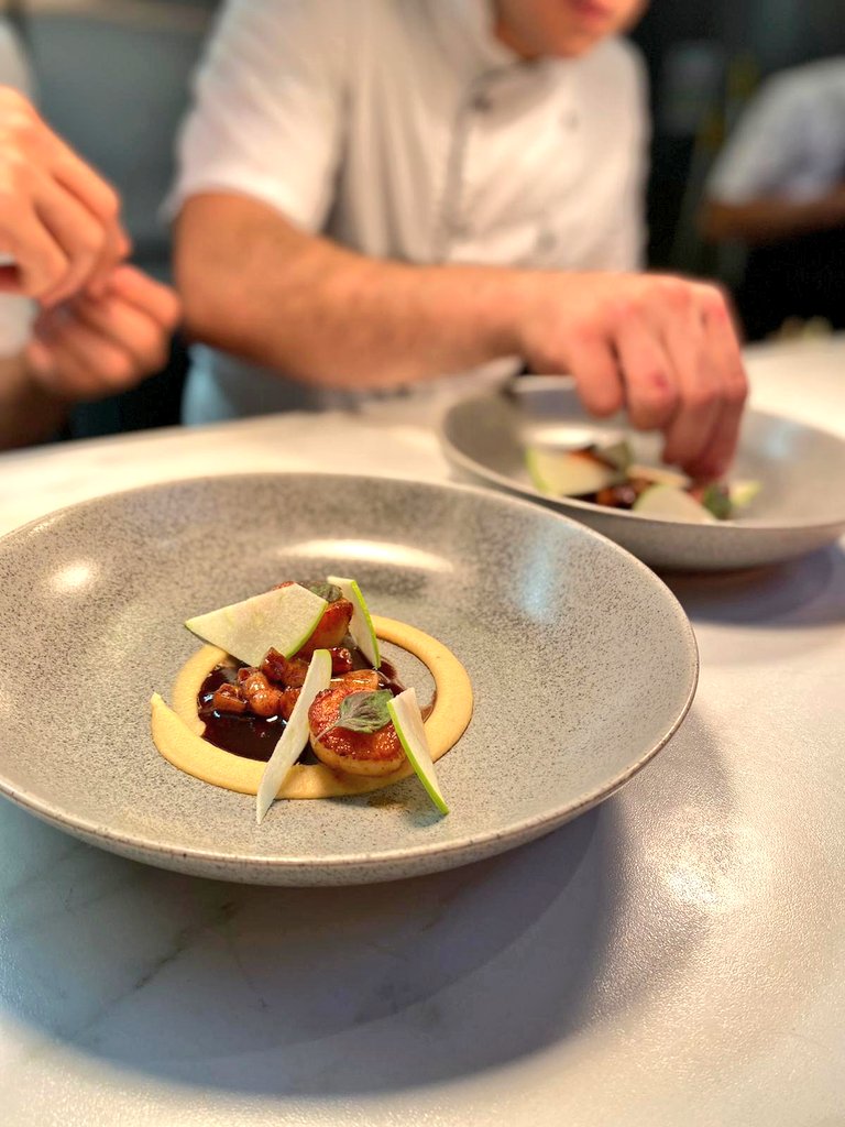 We are currently working on our new menu and we can't wait to share it with you soon. In the mean time, we're open every night until Sunday from 17.00 and Saturday and Sunday for brunch from 11.00 to 14.30! See you soon 😊