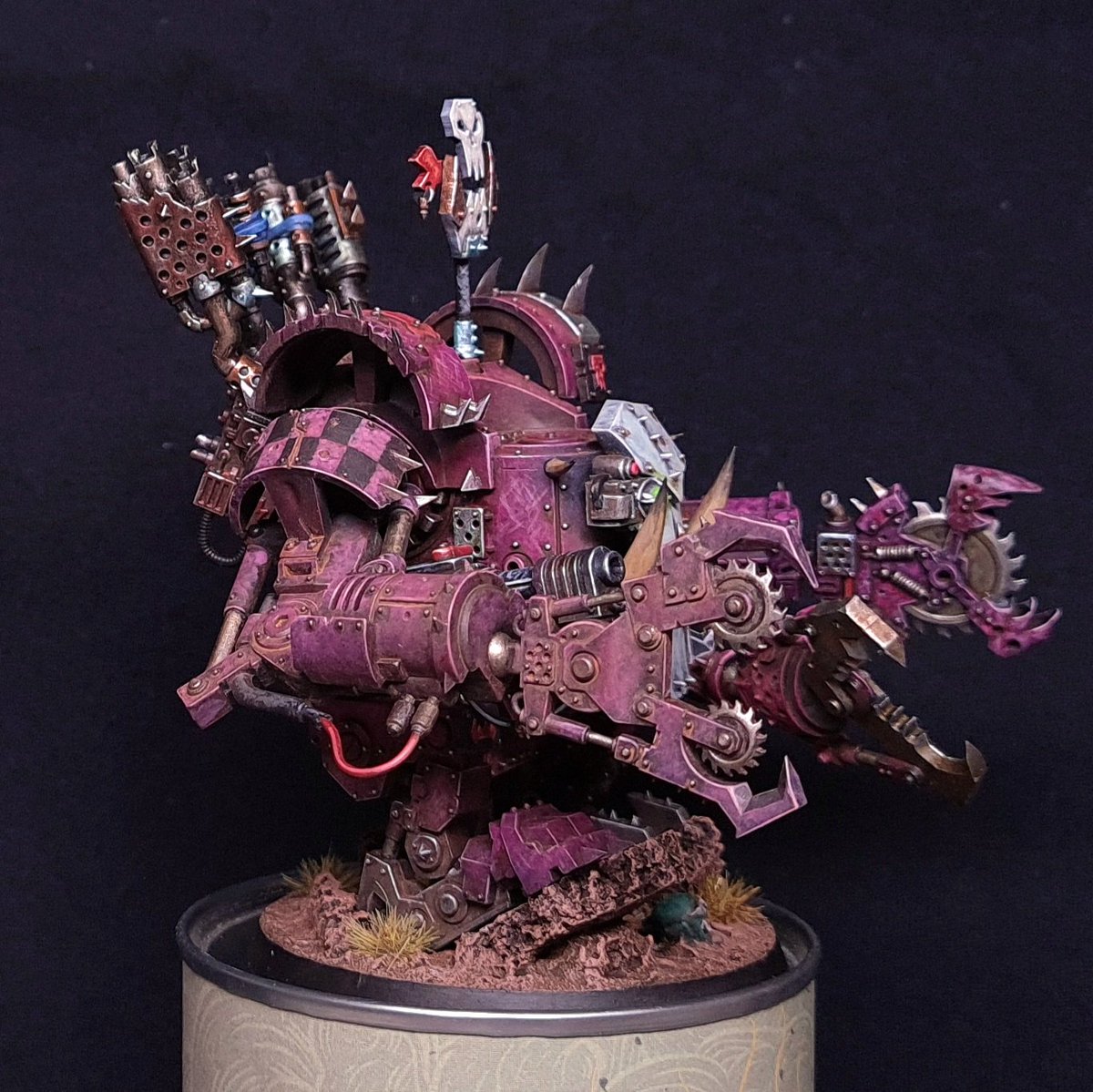 BoggartMan's tweet photo. It was long, but really interesting project! One more step to 1000 points army.
50 grades of magenta Dread, I hope you like it 😉
#WarhammerCommunity #warhammer40k #warhammerpainting #warhammerofficial #orks40k #gamesworkshop #hobby #art #warmongers #warwardens #deffdread https://t.co/RwUPkp0qW1