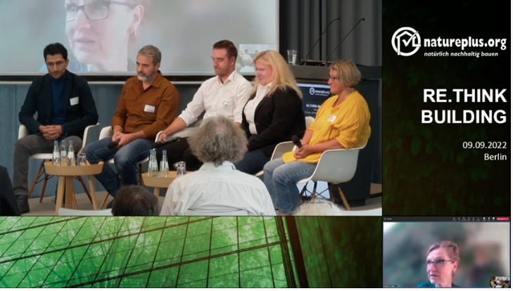 natureplus_eV's tweet photo. #natureplus #ReThinkBuilding - 
Diskussionsrunde Forum 1 (DE):
Um rechtssicher #sanieren zu können, ist es auch wichtig unsere Ansprüche zu hinterfragen.

Der Konsum der 1 Milliarde reichsten Menschen der Erde gehe zulasten der gesamten Menschheit &amp; Umwelt, so Finkbeiner. https://t.co/Qz9NCHTJlH