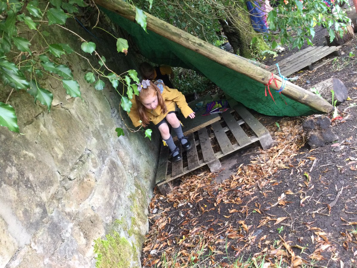 neilston_madras's tweet photo. P1b had a fabulous time in the nursery forest this afternoon. Lots of climbing, crawling, balancing and jumping! #muddymovers ๐ณ https://t.co/8jUS0TycJS