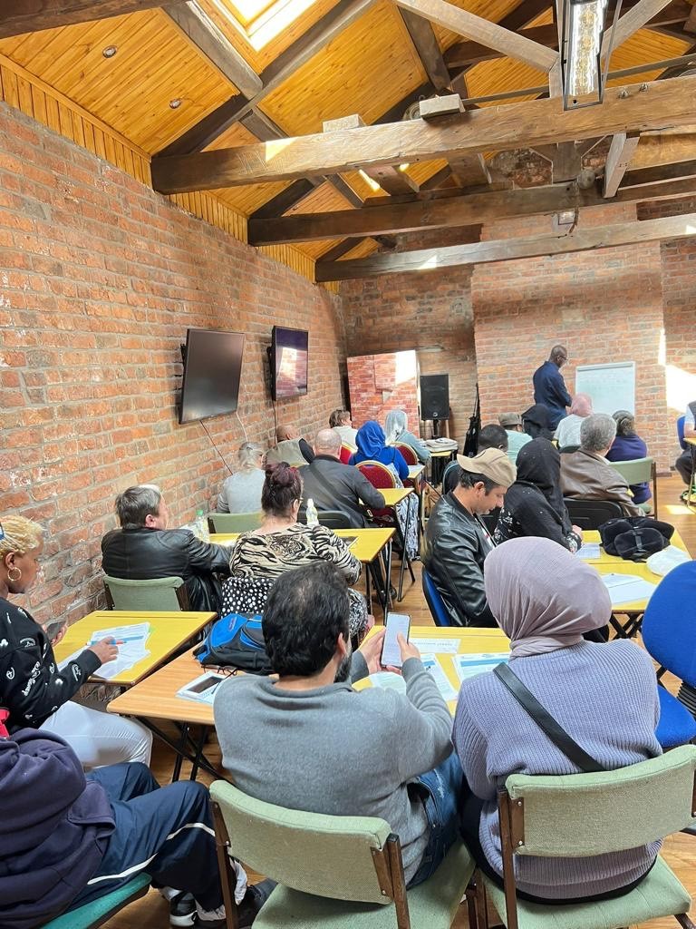 DominionETS's tweet photo. Our #ESOL classes are always full!

Thanks to #ConnectingOpportunities we are able to provide FREE #English classes for those who wants to improve their language skills.

#Dominiontraining
#Wakefield
#improving
#skills https://t.co/KtFoPgRyGm